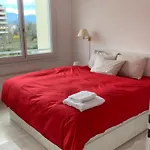 Beautiful 1-Bed Apartment Near Palexpo, Un Agencies & Diplomatic Missions